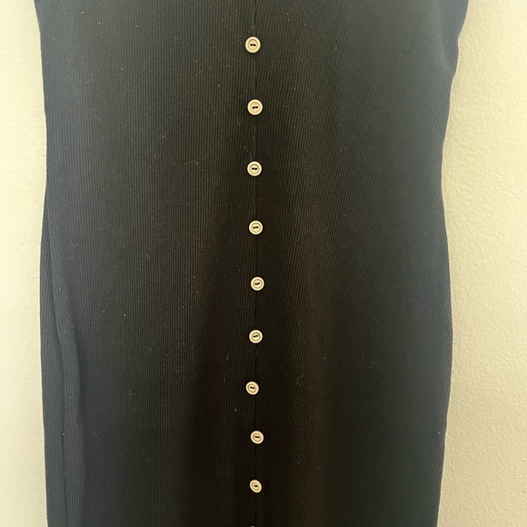 Black Sleeveless Button Detail Bodycon Dress ♠️ - Picture 2 of 5